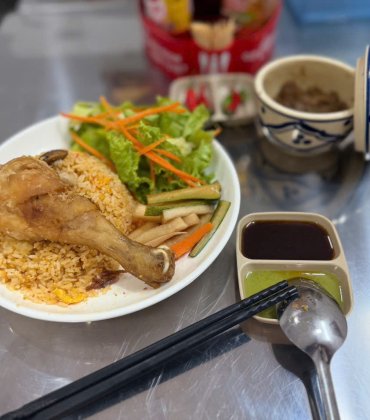 Cơm gà mắm tỏi